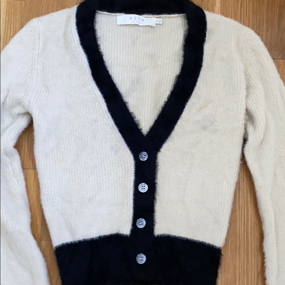 Sweater - Picture 2 of 2